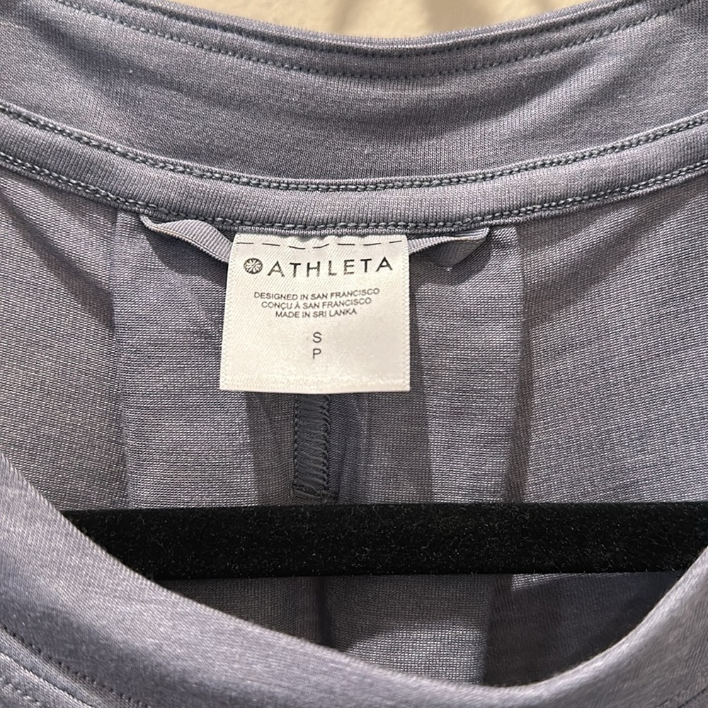 Athleta tee - Picture 3 of 3